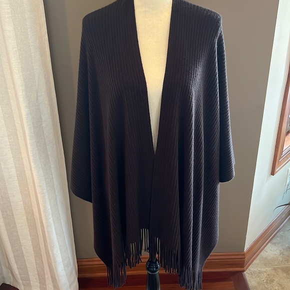 Womens shawl - Picture 1 of 3